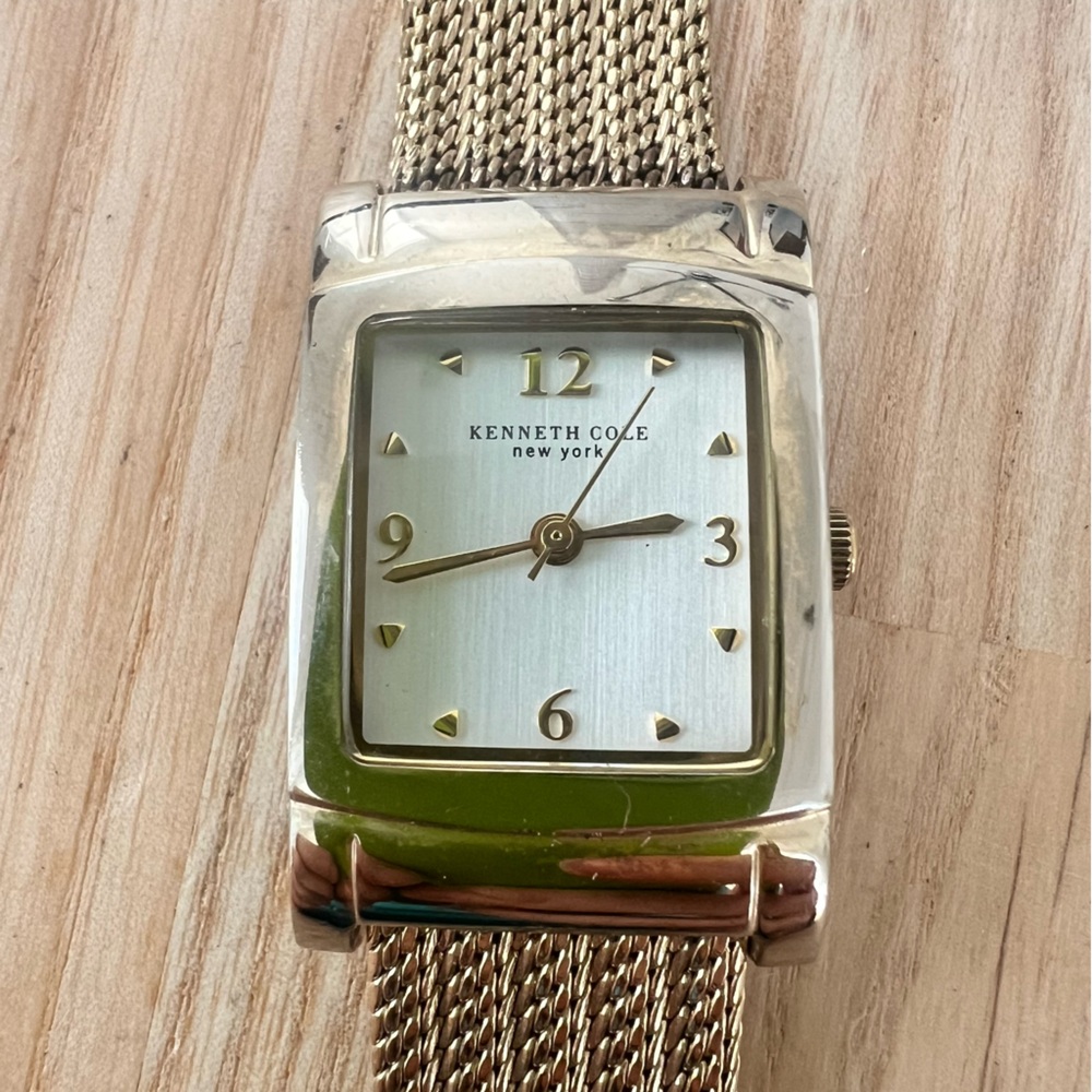 Kenneth Cole New York ladies rectangular gold tone dress watch NEW BATTERY